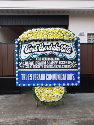 Papan Bunga Duka di Parakan Wetan